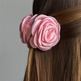 Pico Small Satin Rose Claw - Powder hos parfumerihamoghende.dk 